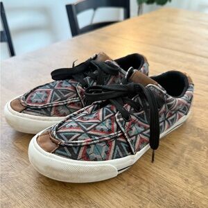 Roper Sneakers with Colorful Geometric Design
